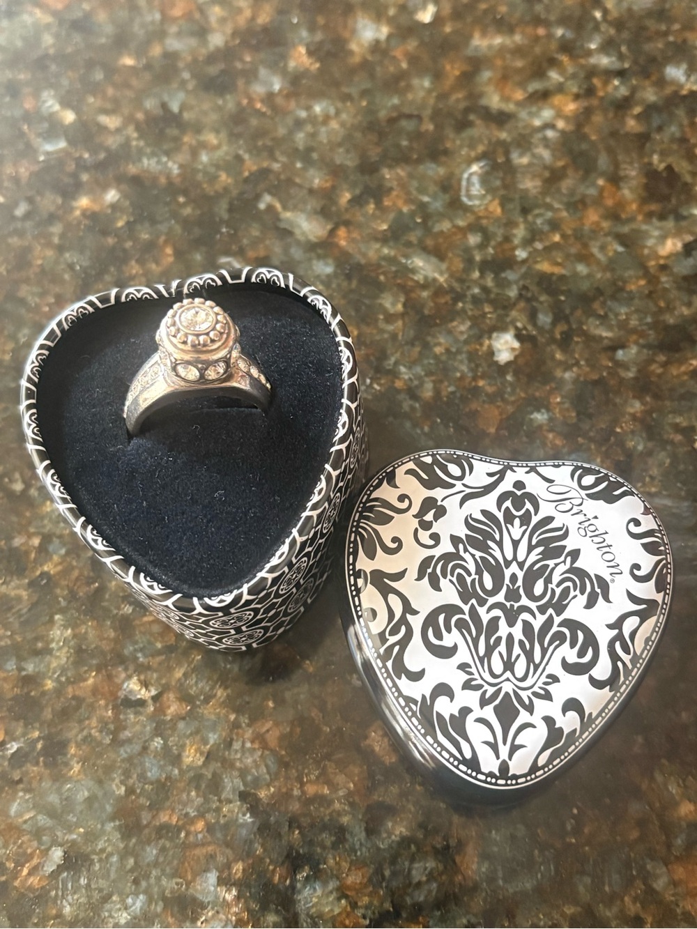 Brightons Anna Silver Tone Retired Crystal Ring in Silver and Black Accents 9